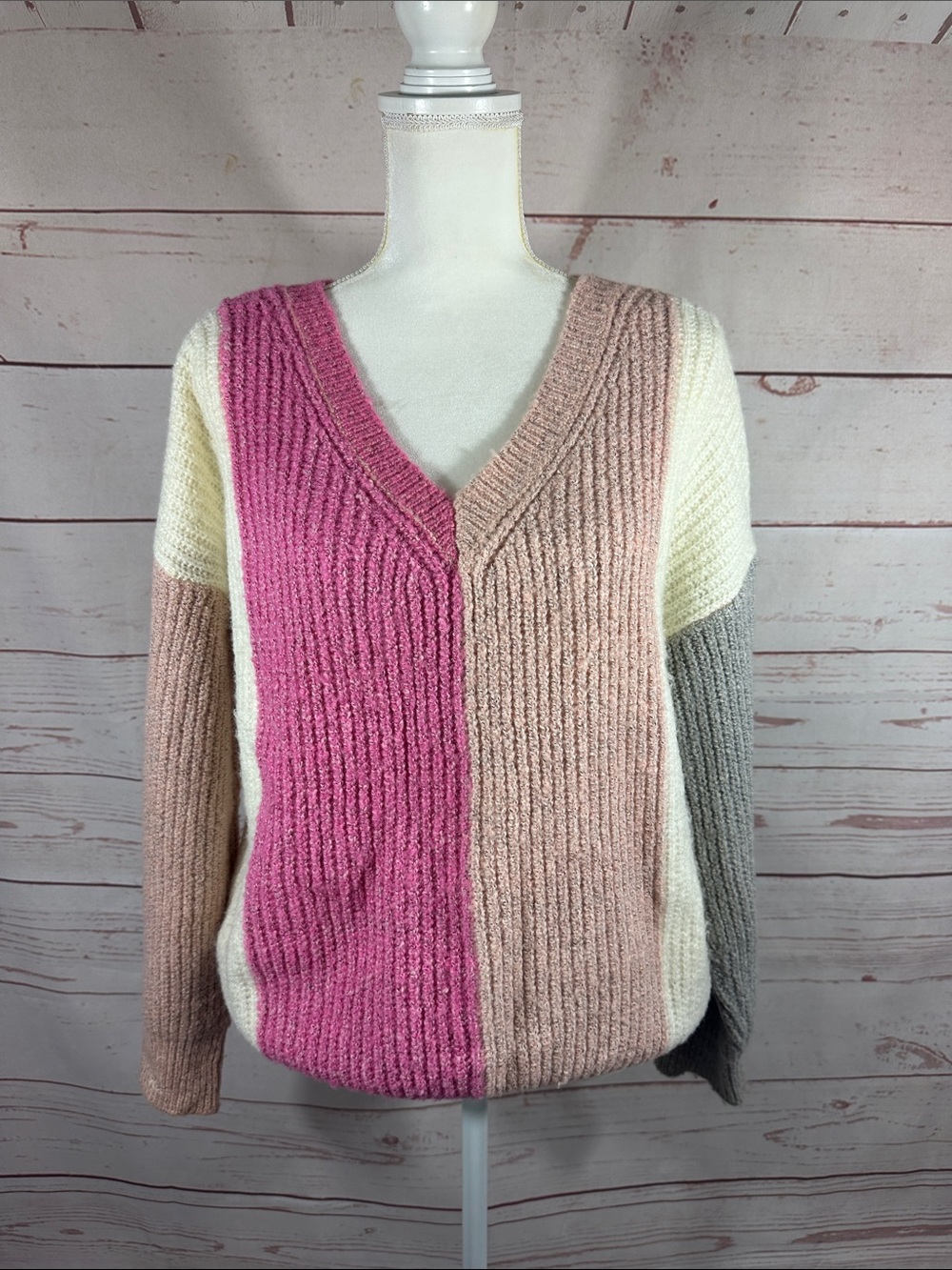 Kori - Cozy Colorblock V-Neck Sweater - Pink, Cream & Gray